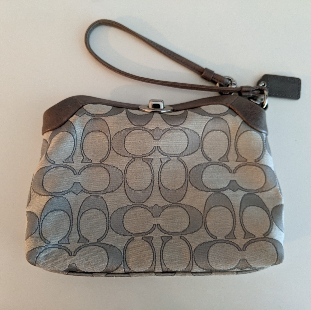 Beautiful Coach Wristlet